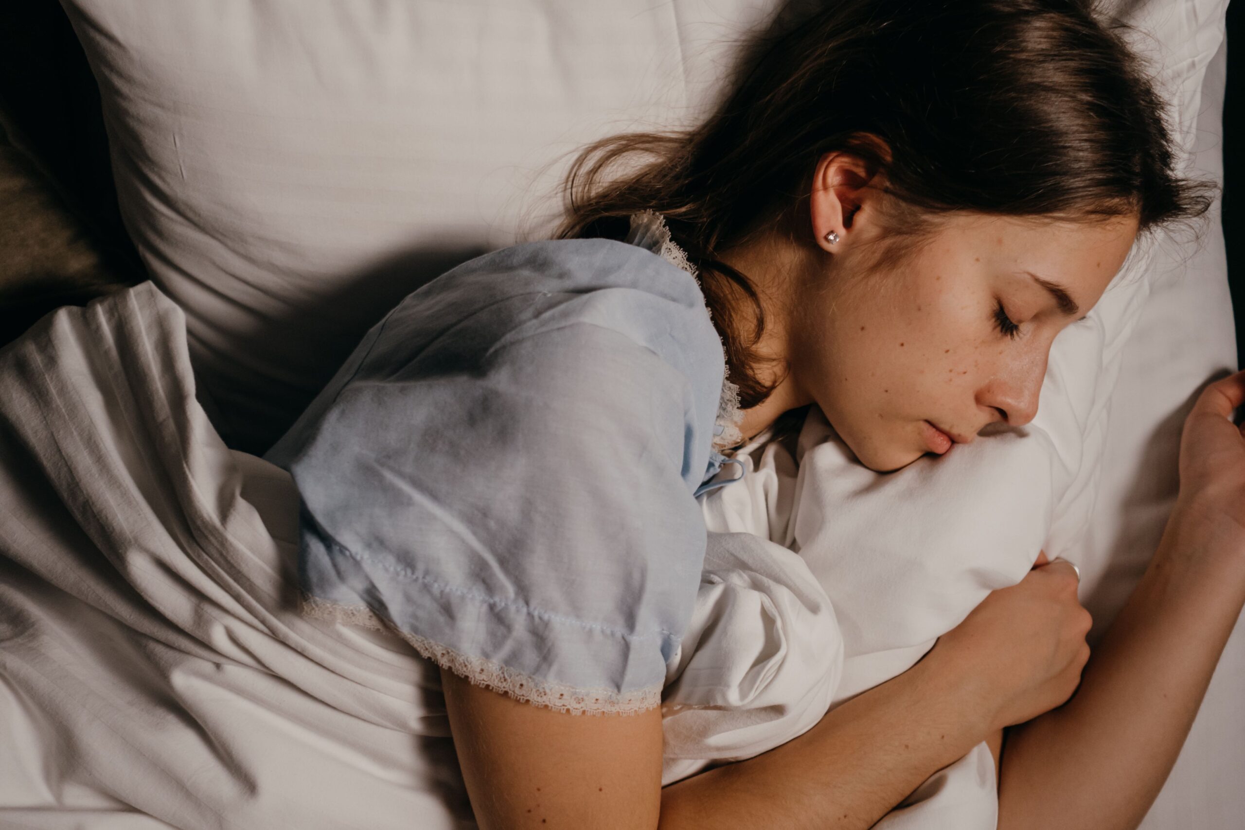Peut-on apprendre en dormant ? Le mythe de l’hypnopédie